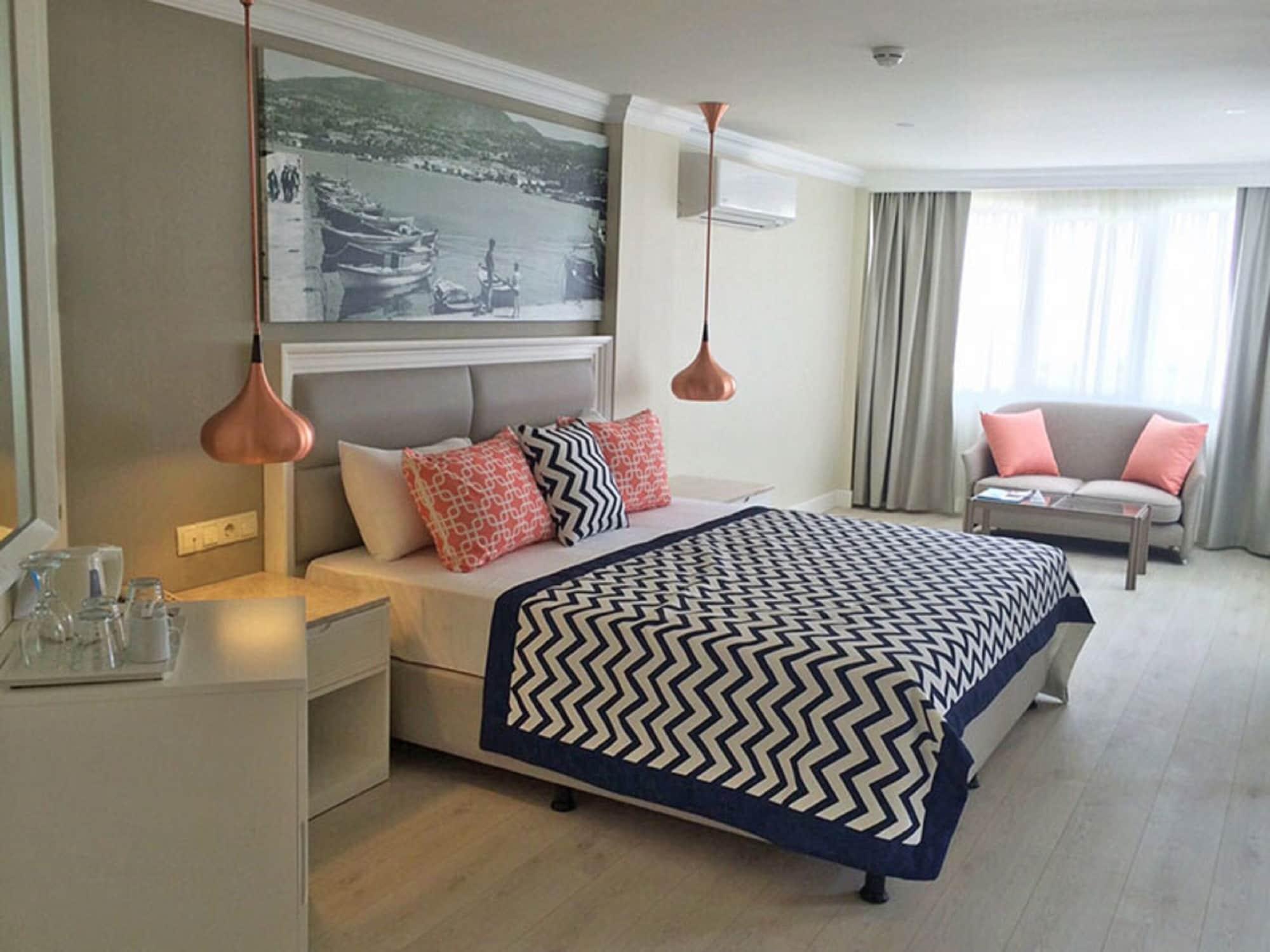 Paloma Marina Suites - Adult Only كوشاداسيه المظهر الخارجي الصورة