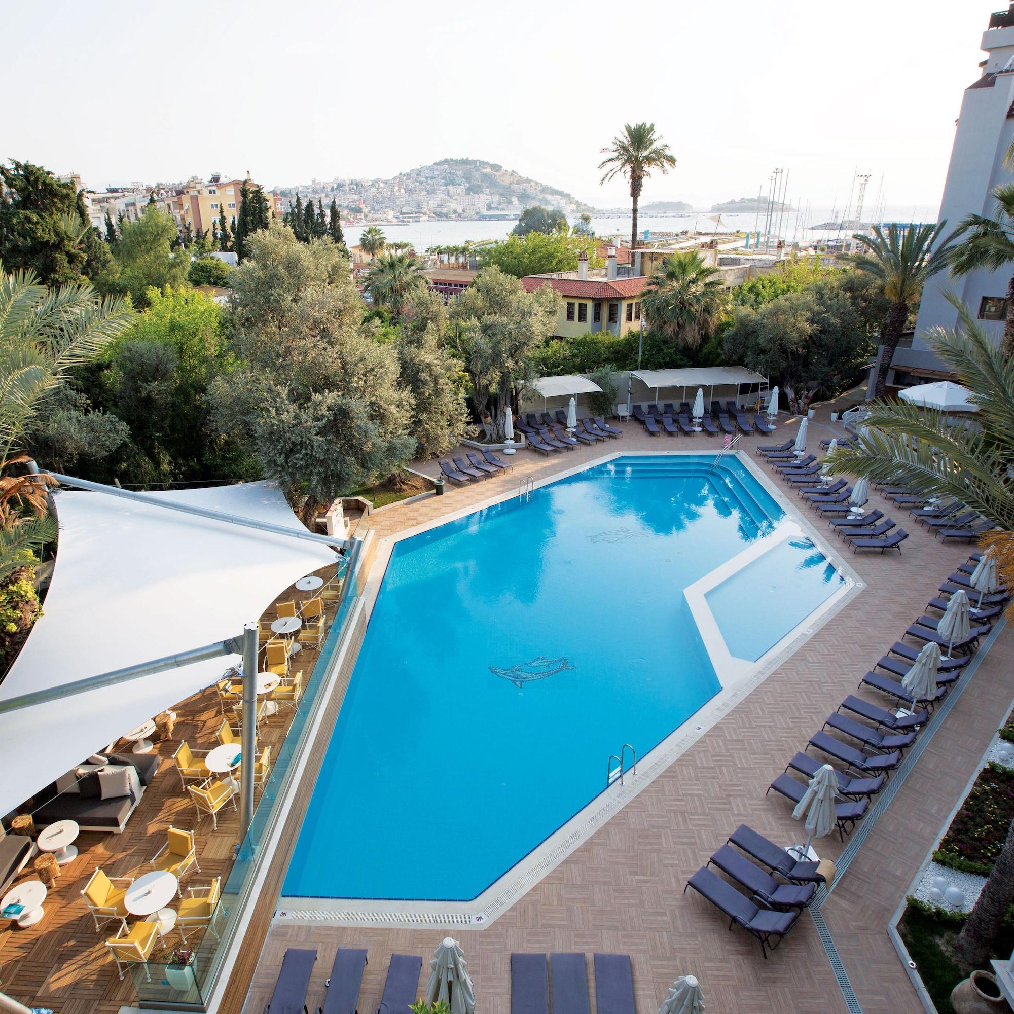 Paloma Marina Suites - Adult Only كوشاداسيه المظهر الخارجي الصورة
