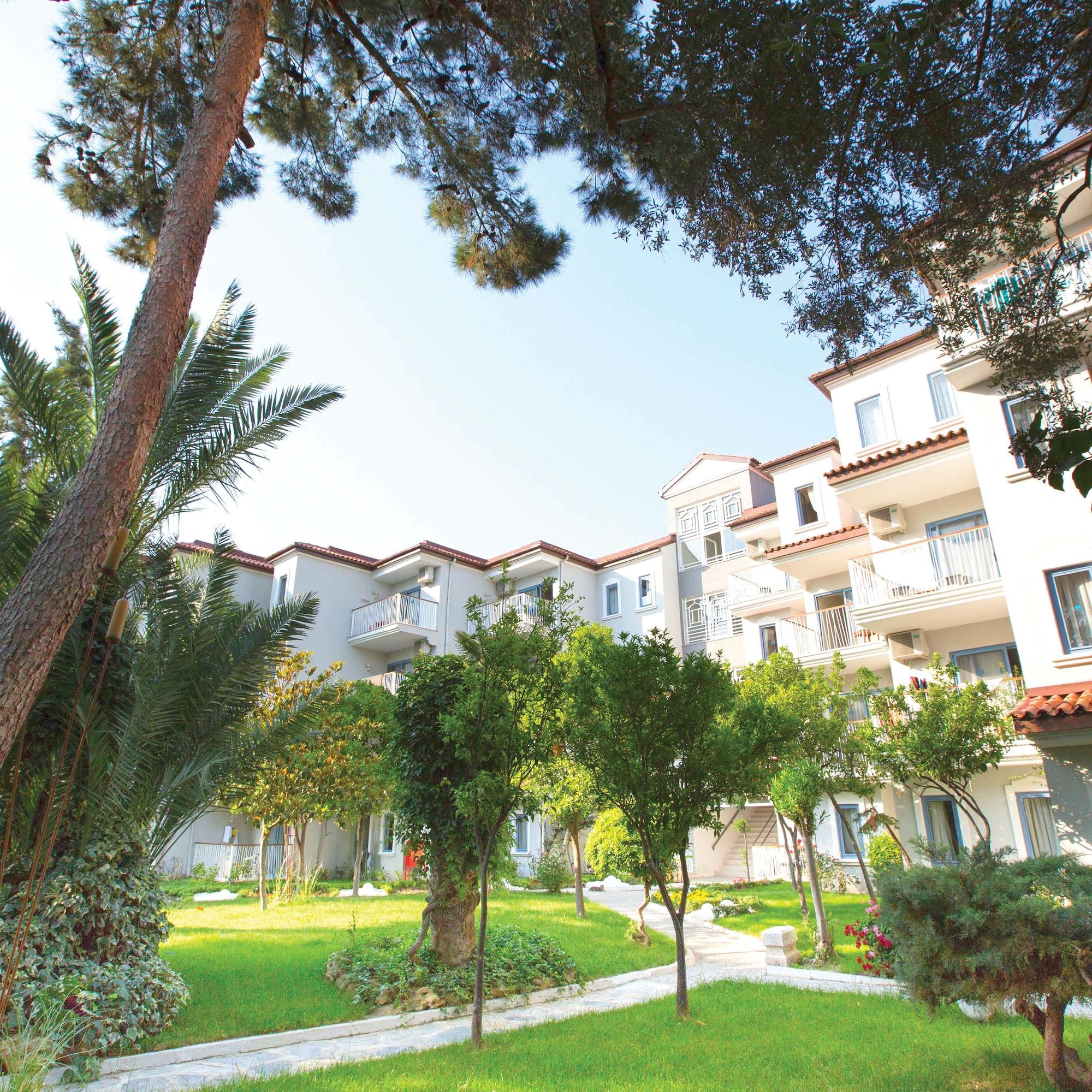 Paloma Marina Suites - Adult Only كوشاداسيه المظهر الخارجي الصورة